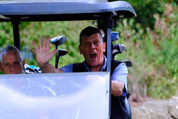 golf-61BC4D9897-4CF0-2C58-B329-52AF0DB3542D.jpg