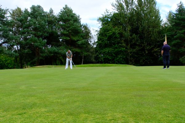 golf-98EA18619C-70CE-1884-2EE5-16535B85C6D2.jpg